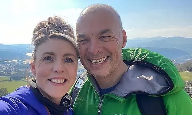 Đâm đơn kiện vì vợ sắp cưới ngoại tình với hai cảnh sát