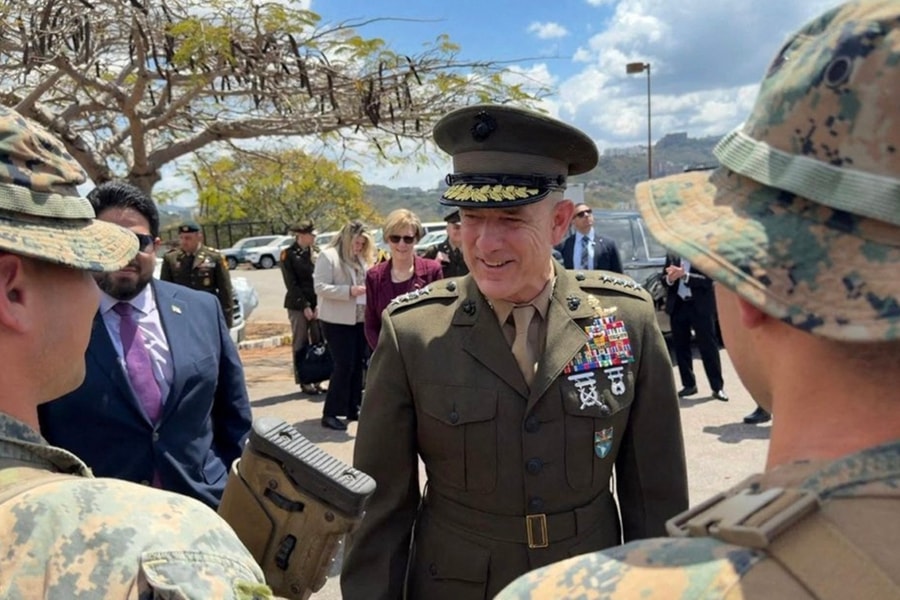 Tướng cấp cao Mỹ bất ngờ thăm Venezuela