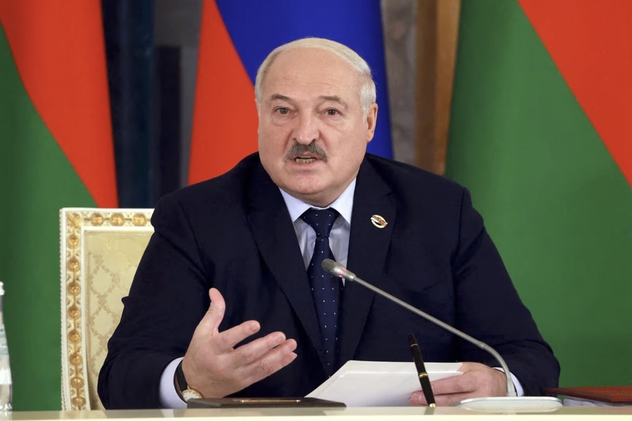 Ukraine cấm vận Tổng thống Belarus