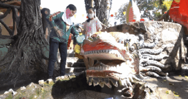 VIDEO: Đầu năm đến ngôi miễu tại vùng ven TPHCM xin nước cầu may