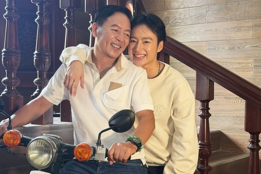 Angela Phương Trinh khoe ảnh Tết