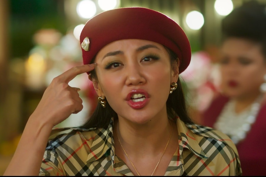 Nữ ca sĩ 'gây sốt' trong phim Tết top 1 doanh thu phòng vé