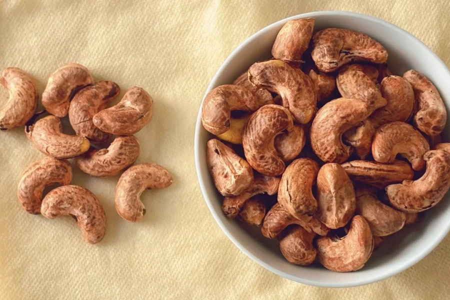 Vì sao ăn các loại hạt ngày Tết dễ gây ho?