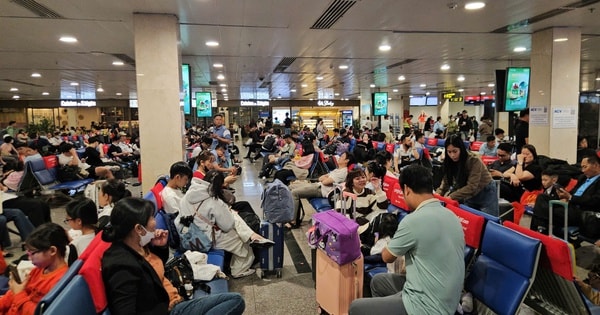 Mùng 4 Tết, giá vé máy bay trở lại TPHCM cao chót vót