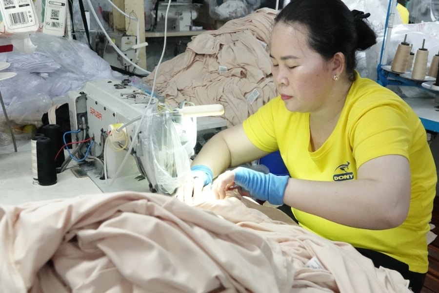 Doanh nghiệp cải thiện đãi ngộ để kéo công nhân trở lại sau Tết