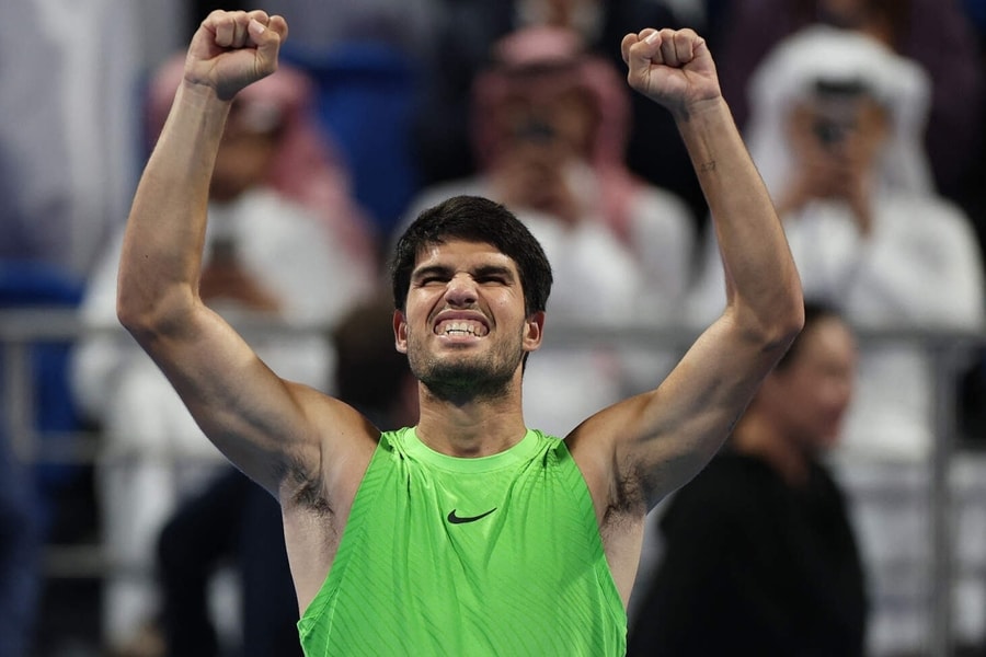 Alcaraz vào chung kết Qatar Mở rộng