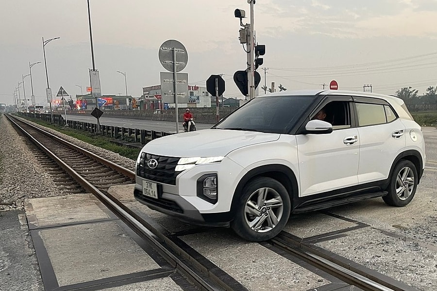 Sáng kiến cảnh báo sớm chướng ngại tại đường ngang, nâng an toàn chạy tàu