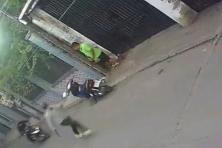 Tưới xăng đốt đối tác do mâu thuẫn chung vốn làm ăn