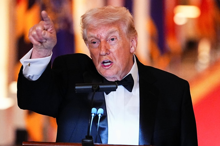 Ông Trump tuyên bố điều tàu bệnh viện tới Greenland