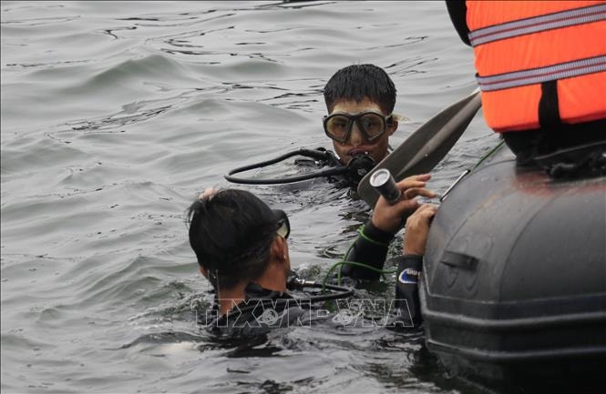 Dồn lực tìm kiếm các nạn nhân còn mất tích ở hồ Thác Bà