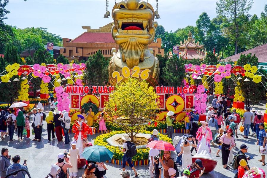TP Hồ Chí Minh: Các khu vui chơi đón lượng khách cao kỷ lục trong ngày cuối của kỳ nghỉ Tết