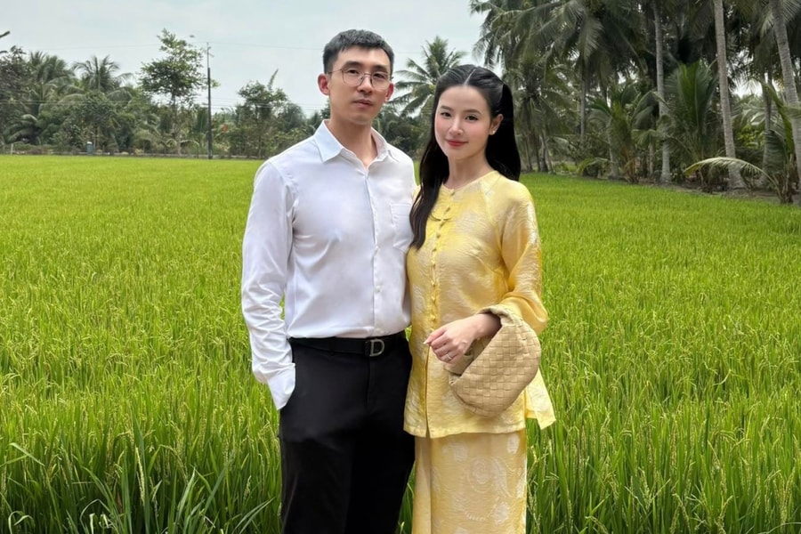 Midu diện loạt áo bà ba đón Tết