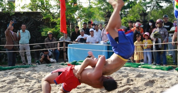 Mùng 6 Tết, về Thủ Lễ xem trai tráng đọ sức trong tiếng trống hội