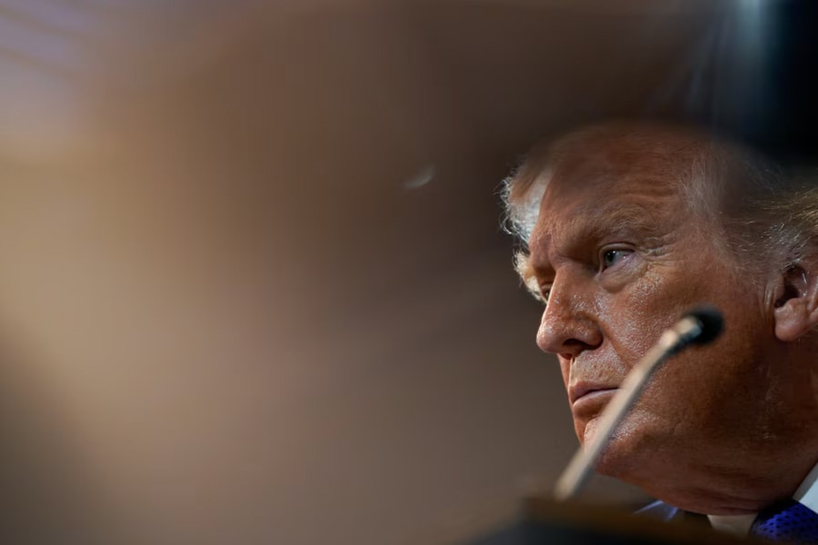 Ông Trump tiếp tục chỉ trích Tòa án Tối cao, cảnh báo áp dụng công cụ thuế khác