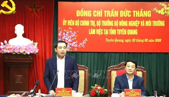 Phát triển nông nghiệp gắn với bảo vệ môi trường và quản lý hiệu quả tài nguyên