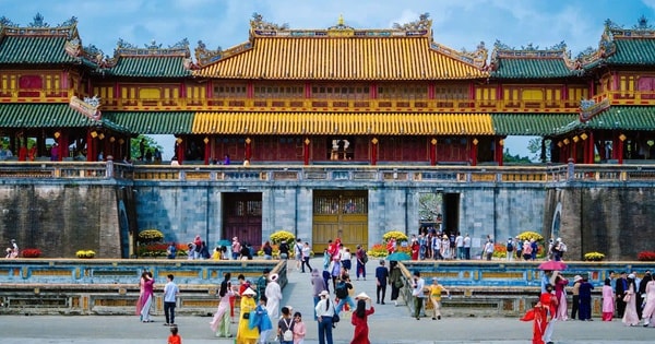 Điều gì làm nên sức hút hơn nửa triệu lượt khách đến Huế dịp Tết?