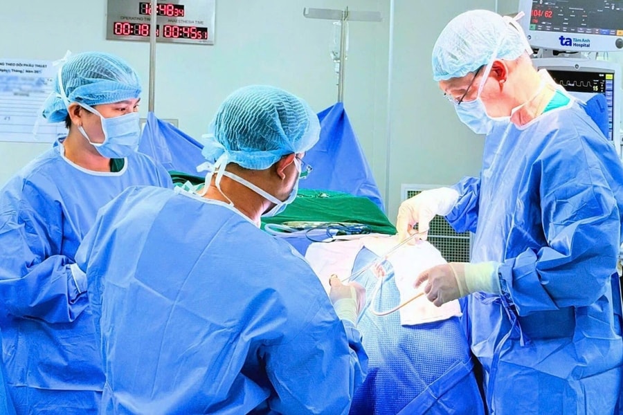 Cụ ông tụ máu não sau cú ngã