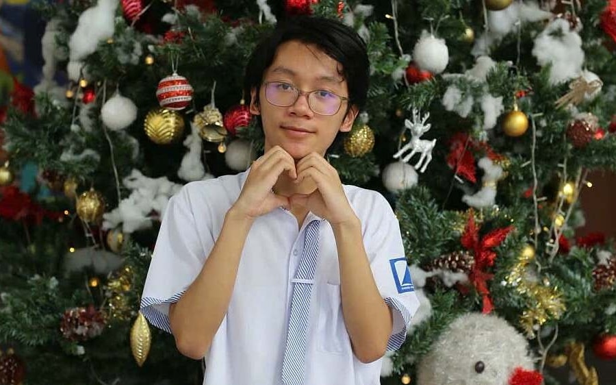 'Cày' hơn 400 đề thi, nam sinh đạt điểm SAT cao nhất thế giới