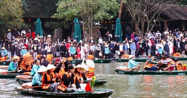 Du lịch Ninh Bình thăng tiến vượt bậc, đón lượng khách đứng thứ 2 cả nước