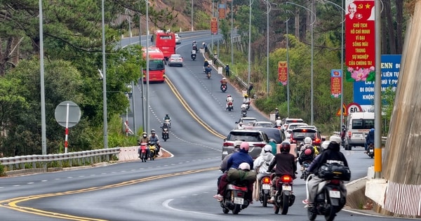 Du khách thong thả rời Đà Lạt sau kỳ nghỉ Tết Nguyên đán