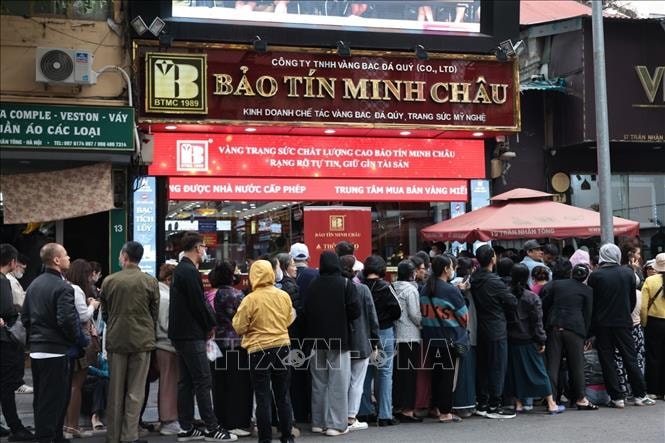 Ngày Vía Thần Tài: Mua vàng nên mang tính tượng trưng, tránh 'đu đỉnh'