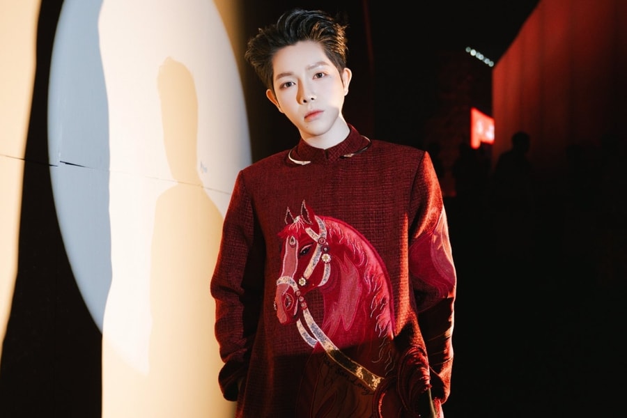 Bộ sưu tập áo dài họa tiết ngựa của Đức Phúc