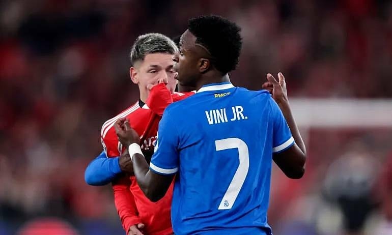 UEFA treo giò cầu thủ bị nghi phân biệt chủng tộc với Vinicius