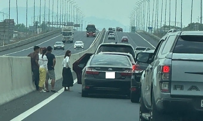 10 năm lái xe vẫn chịu thua nạn 'rùa bò' cao tốc