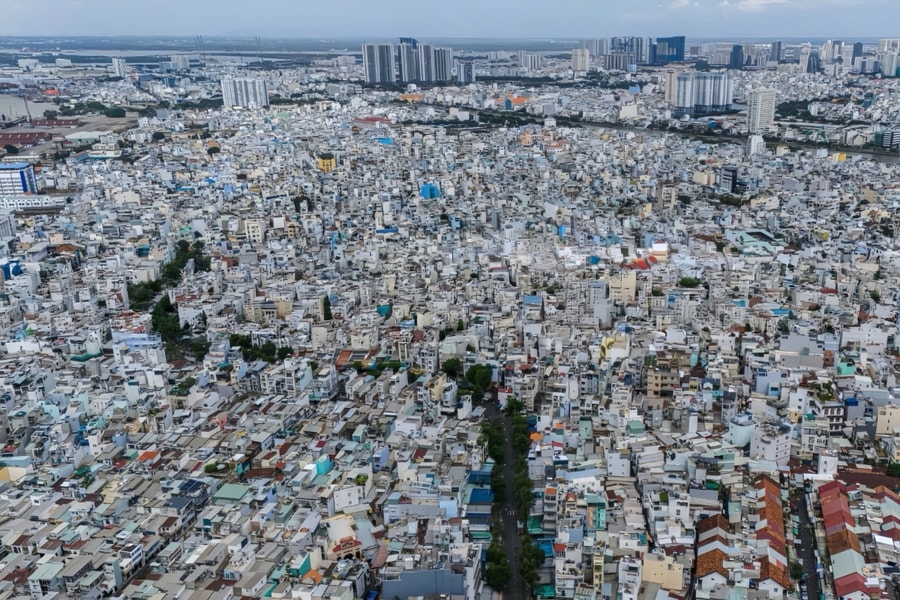 Phường nào ở TP HCM có mật độ dân số hơn 10 lần Singapore?