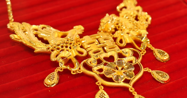 Tối 24-2, giá vàng "quay xe" rớt mạnh