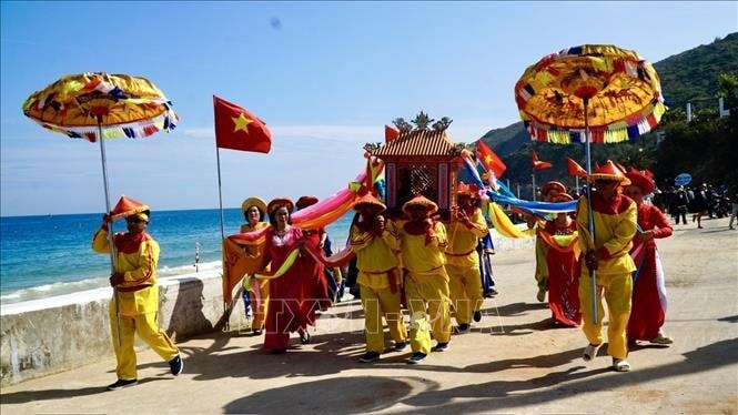 Tưng bừng Lễ hội cầu ngư Vạn đầm Xương Lý