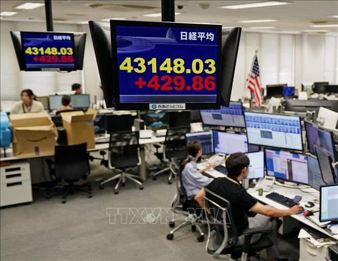 Chứng khoán châu Á: Kospi lần đầu tiên vượt mốc 6.000 điểm, Nikkei 225 lại vượt ngưỡng 58.000 điểm