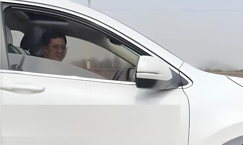 Tình cờ gặp lại tình đầu giữa dòng tắc đường