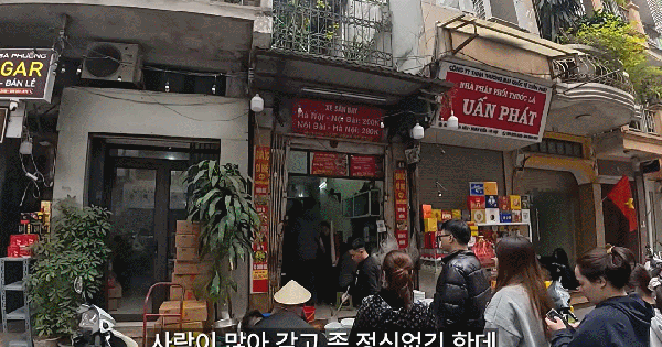 Khách Hàn đến Hà Nội 3 ngày tăng 5 kg, nói gì về 5 quán ăn phải xếp hàng dài?