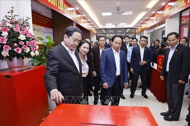 Chủ tịch Quốc hội kiểm tra, giám sát công tác chuẩn bị bầu cử tại Hải Phòng