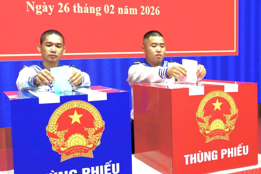 TP Hồ Chí Minh: 400 cử tri Vùng 2 Hải quân thực hiện quyền công dân nơi đầu sóng