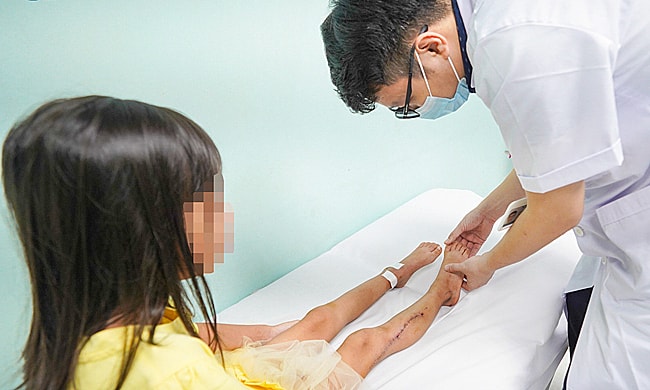 Bé gái 8 tuổi ung thư sụn