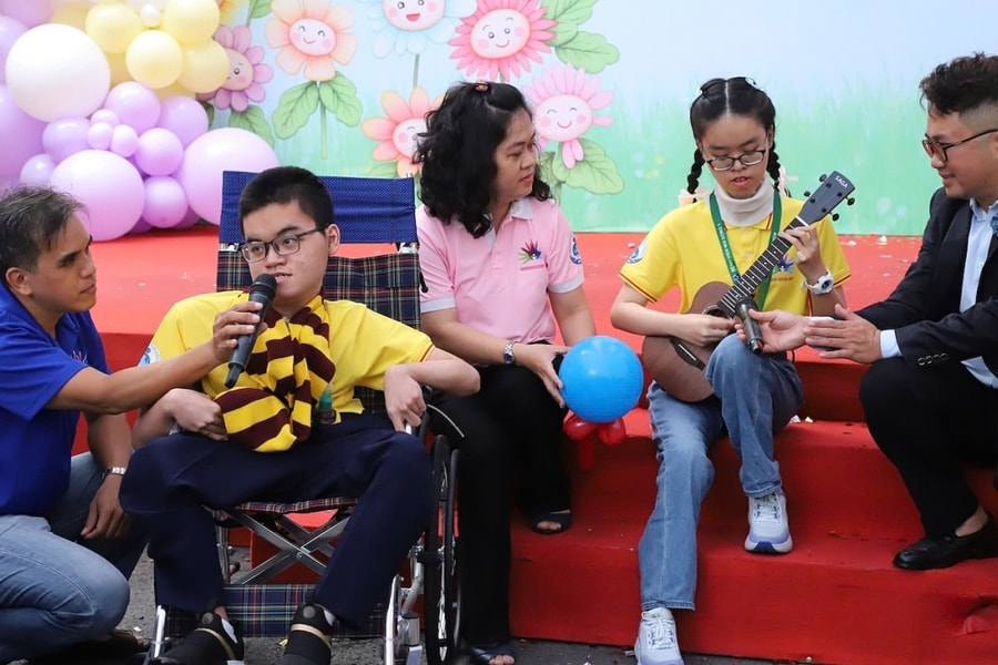 Đứa trẻ bệnh hiếm đổi đời nhờ liều thuốc trị giá hàng trăm triệu đồng