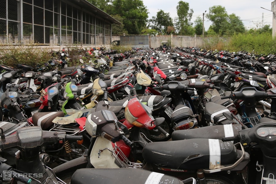 Lén lấy xe của mình ở kho tạm giữ, thanh niên bị thêm tội trộm cắp