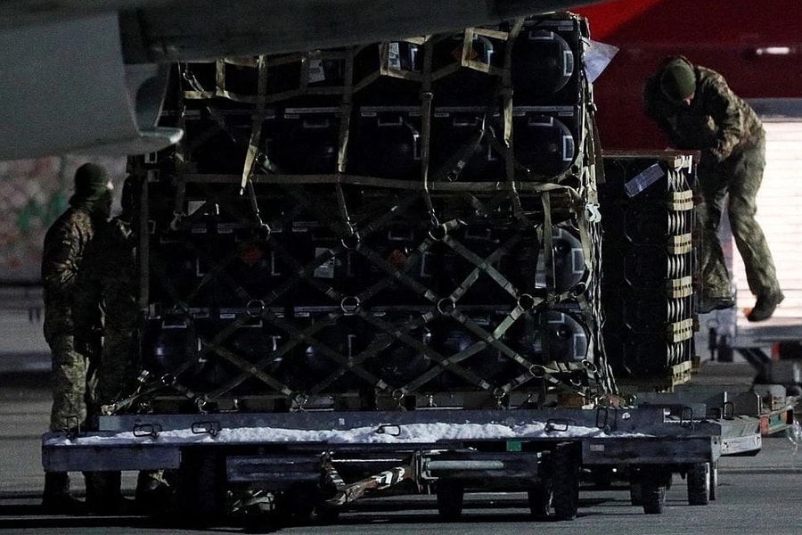 Pháp phủ nhận nghi vấn 'chuyển bom hạt nhân cho Ukraine'