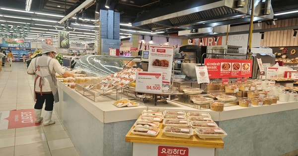 Siêu thị cũng tham gia thị trường đồ cúng Thần Tài, bộ tam sên giá chưa tới 95.000 đồng