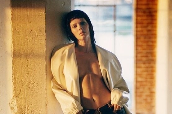 Siêu mẫu 30 tuổi táo bạo