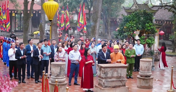 Dâng hương, khai hội mùa Xuân Côn Sơn - Kiếp Bạc