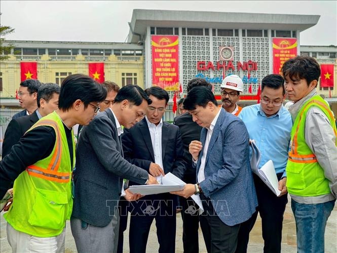 Metro Nhổn - Ga Hà Nội tăng tốc đoạn ngầm: Hoàn thiện đến đâu, trả lại mặt bằng đến đó