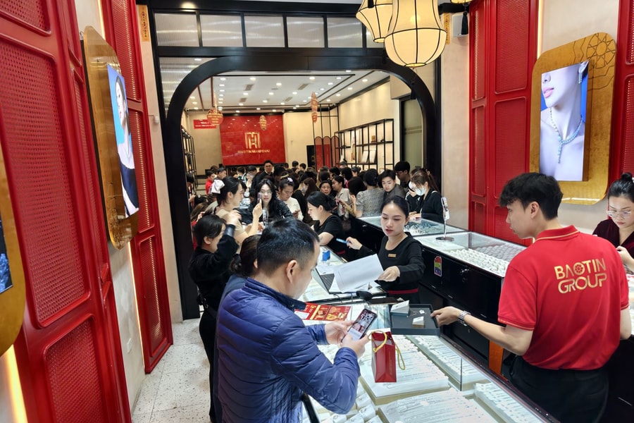 Giá vàng chiều 27/2 không biến động nhiều, sau ngày vía Thần Tài