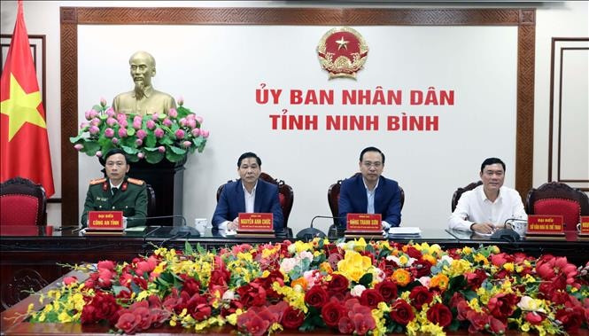 Giữ gìn nét đẹp văn hóa Lễ hội phát lương Đền Trần Thương