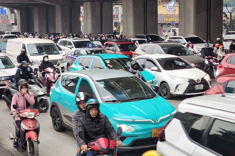 Hà Nội đặt mục tiêu 100% taxi điện, năng lượng xanh vào năm 2030