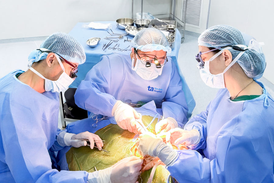 Bé 3 ngày tuổi được phẫu thuật cắt u vùng cùng cụt