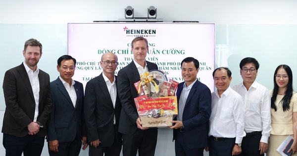 Lãnh đạo TPHCM thăm, chúc mừng năm mới tại HEINEKEN Việt Nam