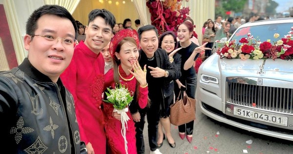 Đám hỏi ở quê nhà của Huyền Trang Mù Tạt và cầu thủ Đức Huy